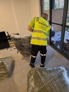 Last-Minute Moving Tips Sydney removalists loading moving truck